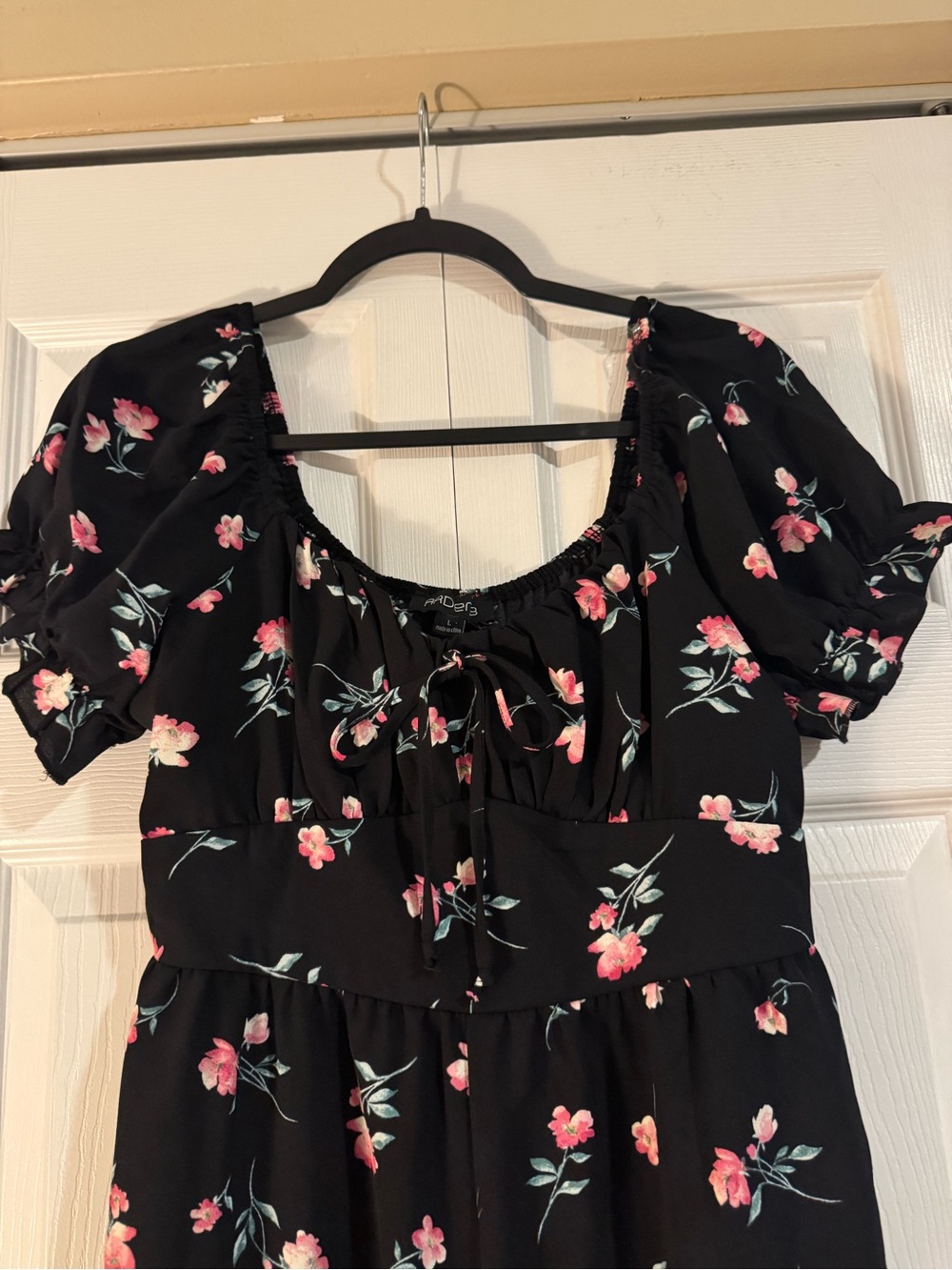 Arden B Black Floral Puff Sleeve Jumpsuit – Size Large
